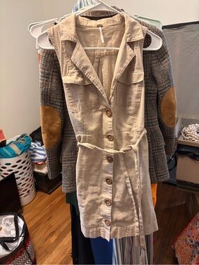 Free People Beige Button-Front Sleeveless Linen-Blend Vest with Tie